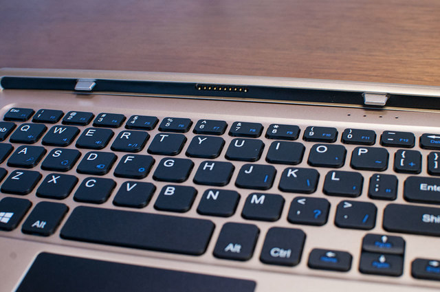 Teclast-TBook-10-Keyboard-04.jpg